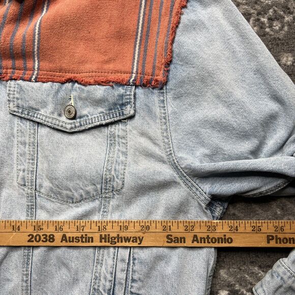 Free People NWT Baja Hooded Jean Denim Jacket Medium Boho Aztec Southwest READ - Picture 5 of 10